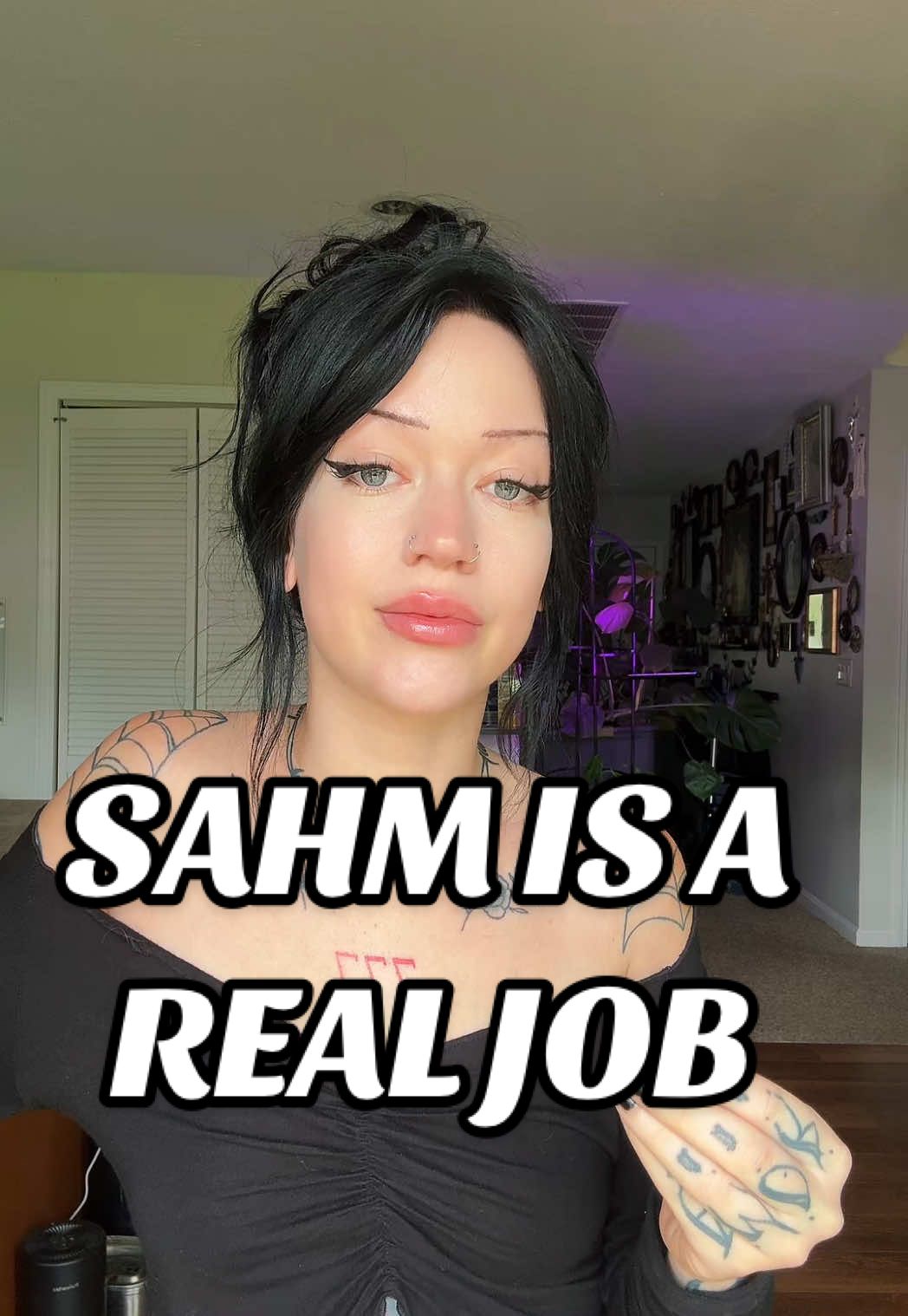 A post by @thelifeofc__ on TikTok caption: SAHM do all the work you would pay someone else to do! #sahm #sahmlife #workingmom #sahmiswork stitch with @haydencturlington