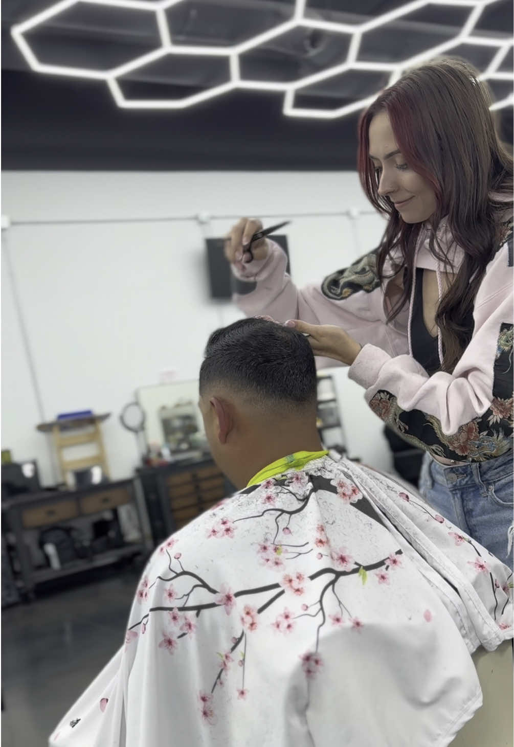 A post by @ on TikTok caption: That blur though 😮‍💨 #barbertok #barbershop #barber #ladybarber #explorepage #fy #coloradosprings #barbershopconnect #barberlife 