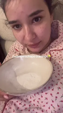A post by @ on TikTok caption: Die baby moet echt komen want vgm gaat het niet goed