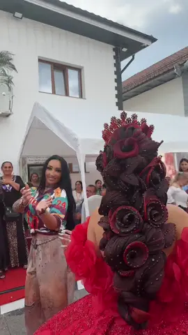 A post by @narcisaoficialmusic on TikTok caption: Azi e câna și mâine e nunta😍Casă de piatră Catuț și Mihaela Regina .Prea frumoasă mireasă am întâlnit la Tg Jiu  ❤️ și @Bassam Dabbas i-a făcut o coafură pe măsură ❤️