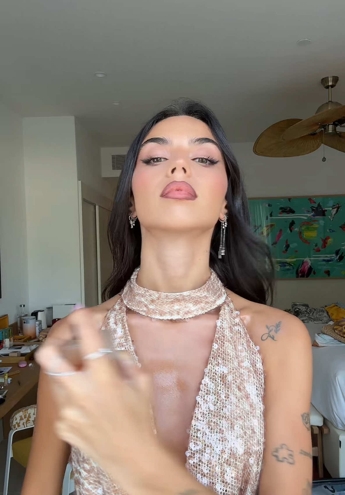 A post by @nonsonocelestedm on TikTok caption: ig:celesteedm #grwm #foryou 