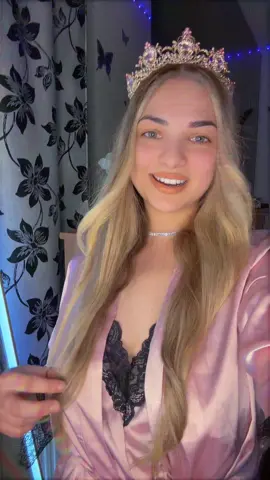 A post by @alexandraolimpia2 on TikTok caption: #fyp #foryou 😊😏😉💗💗💓#viral #amavutunvisprost🙈 