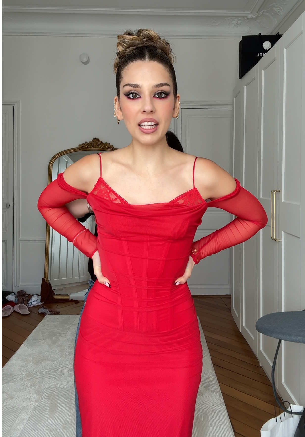 A post by @lilyslilah on TikTok caption: je crois j’ai trouvé ma couleur omggg #grwm #stephanerolland 