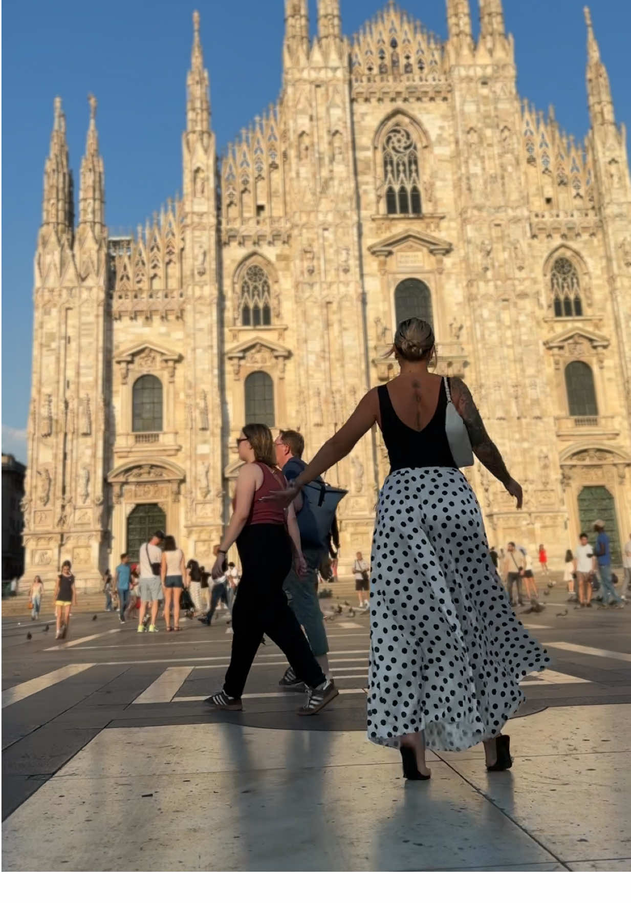 A post by @anca_jst on TikTok caption: #goviral #4youpage 