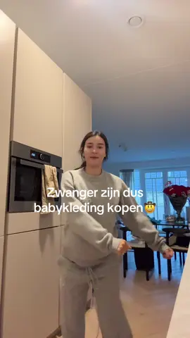 A post by @ on TikTok caption: Kon mijn moeder maar voor mij bevallen pff