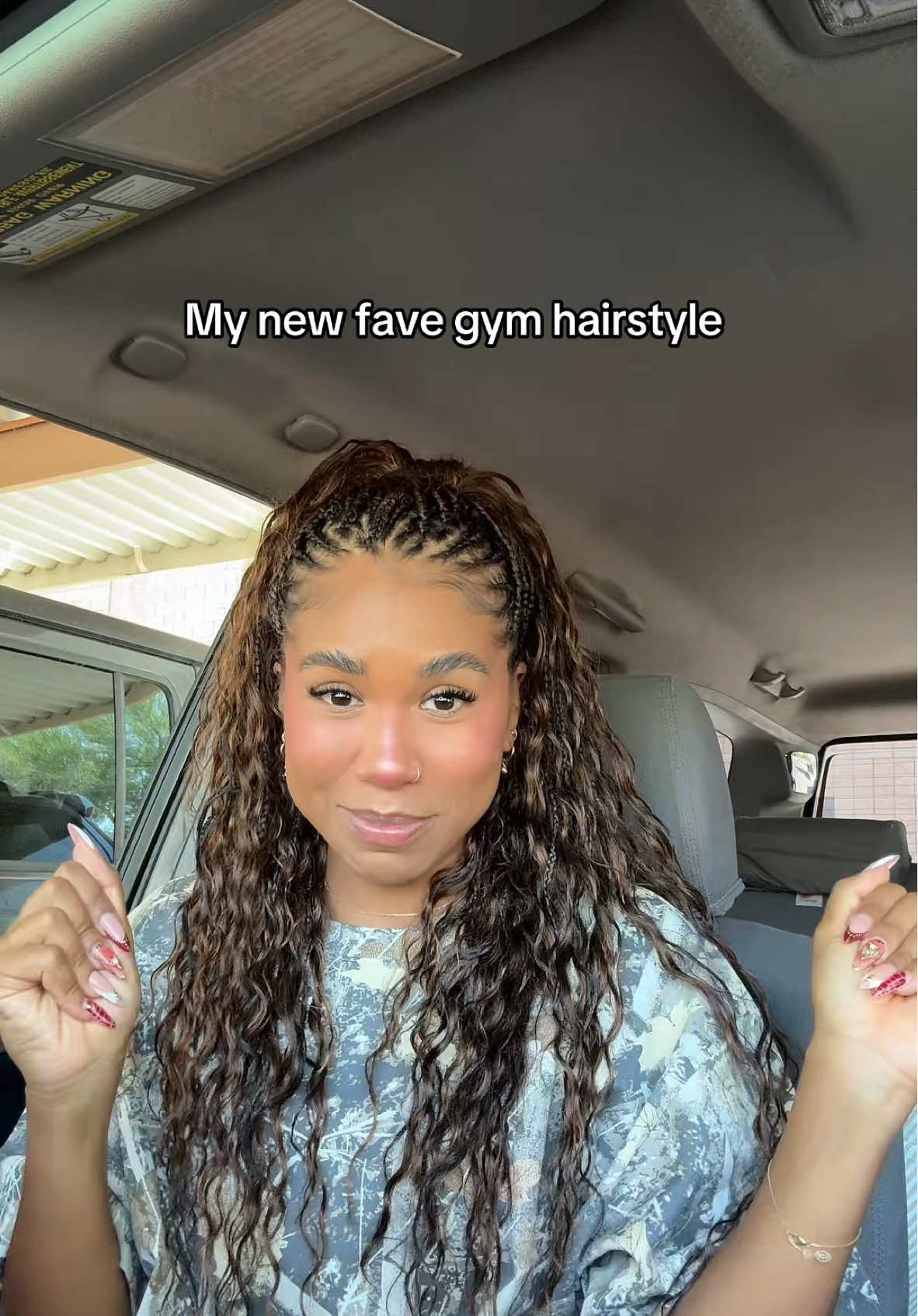 A post by @courtneysarracino on TikTok caption: these are probably in my top 2 favorite braids of all time👌🏾🎀🎧🧚🏾‍♂️💕 #braids #braidedhairstyles #braidinghair #fulanibraids #knotlessbraids #protectivestyles #gymhair 