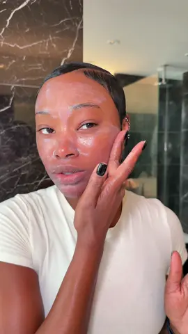 A post by @uchjn on TikTok caption: Morning skincare doesn’t need to be 9 steps, you really only need 2-3 staples! Cleanse, Hydrate, Protect to stop you being  Dry & Dusty. Using NEW @Elizabeth Arden Inc. Eight Hour®️ Hydraplay range, code UCHE20 saves you 20% on lookfantastic #HydraPlayAllDay #EightHour #ArdenAmbassador  