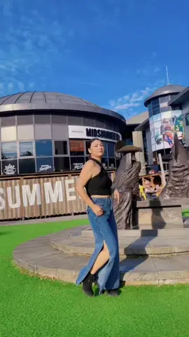 A post by @sonyshahi33 on TikTok caption: Aisa hai kya tujhme jo marte hai hum😀❤️ #foryou #foryoupage #trending #dance #instareels #trendingreels #bollywoodsong 