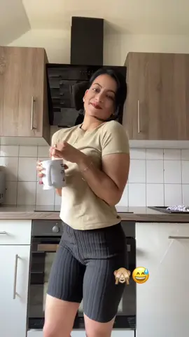A post by @anamariamihai33 on TikTok caption: #amintire 