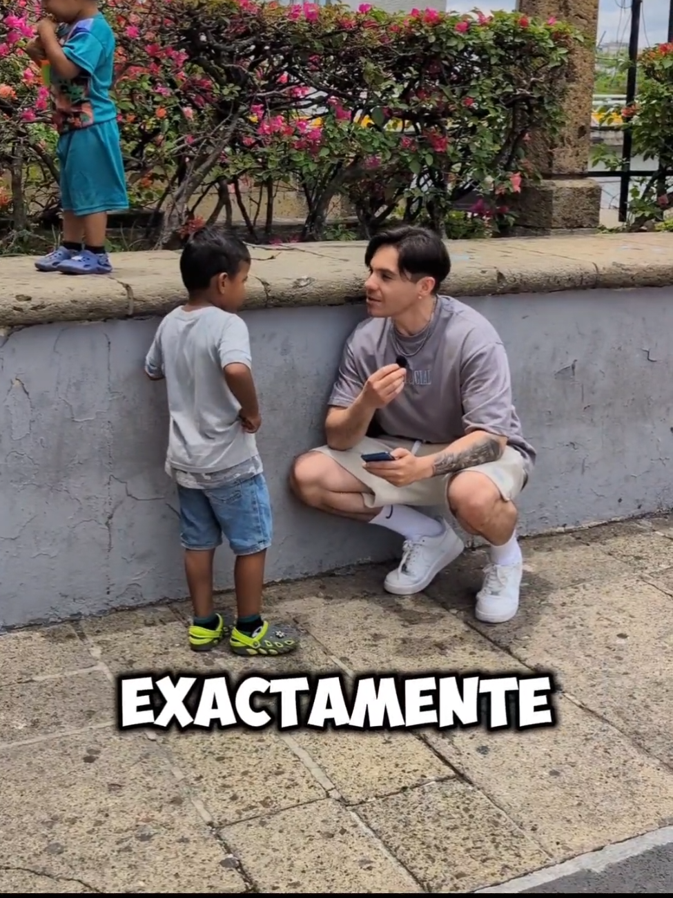 A post by @paris.hurtado.oficial on TikTok caption: estupendooooo😎😎