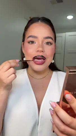 A post by @yelenacapellan_ on TikTok caption: Los amé! Mis nuevos favoritos y lo que duran, ya no más retocarse cada 30 min 🥲 #lipstain #lipstainviral #new #makeuptutorial #lipliner 