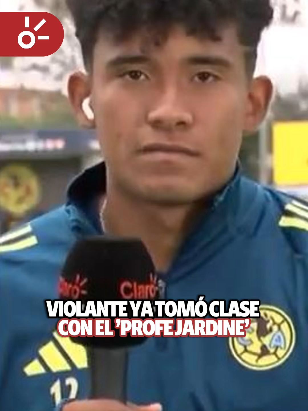 A post by @clarosports on TikTok caption: ¡JARDINE YA HABLÓ CON VIOLANTE! 🗣️🤝⚽ El nuevo jugador del Club América comparte como fue su primera reunión con el entrenador brasileño tras su llegada a Coapa 😮‍💨 💥Exclusiva para #ClaroSportsEnW #Futbol #IsaiasViolante #AndreJardine #America #MasClaroQueNunca
