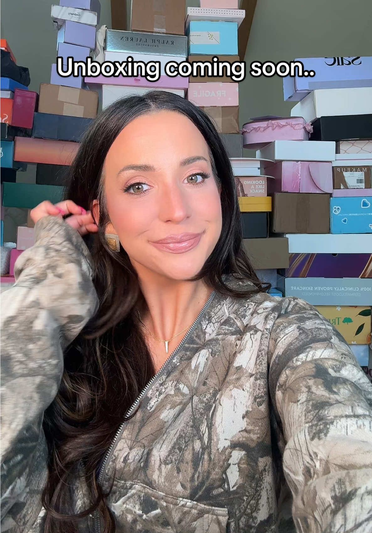 A post by @queenofgettingbanned on TikTok caption: ITS FINALLY TIME FOR THE FINALE #unboxing