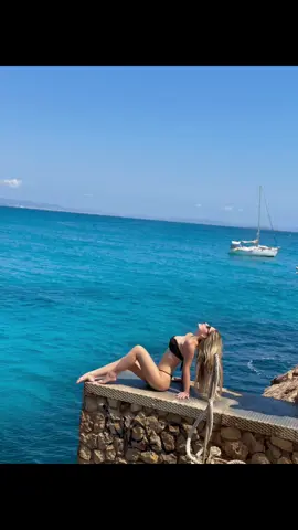 A post by @lapushe on TikTok caption: Ibiza #ibiza #eurosummer #europa #beach 