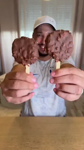 A post by @cestarpinbon on TikTok caption: Juste une petite bouteille vide et tu as de magnifiques glaces 🍦🍦 Coulis chocolat façon Ferrero :   - 200gr de chocolat au lait dessert    - 2 CAC d’huile de coco ou 10ml d’huile neutre type tournesol  - 100 gr de cacahuètes concassées  #recettes #ideerecette #recettesimple #recetterapide #recettefacile #recettefacileetrapide #recettesimpleetrapide #TikTokFood #cestarpinbon 
