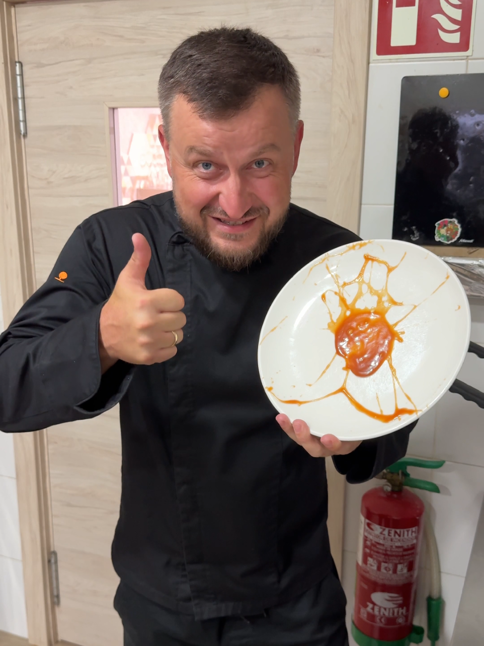 A post by @dobrovolskyichef on TikTok caption: Restaurant sauce hack? 👨‍🍳🍷