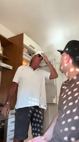 A post by @gianfricollai on TikTok caption: Si aspettava pure di trovare il frigo pieno?!😂 #fyp #perte 