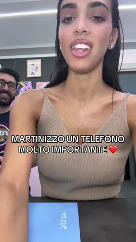A post by @newmartina on TikTok caption: spero che @Ultimo possa commentare per emanuele ❤️❤️❤️❤️