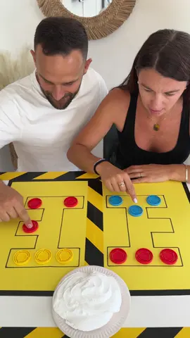 A post by @noemieetrudy on TikTok caption: Le but: Inverser les couleurs. Le plus rapide gagne… et entarte l’autre 😅