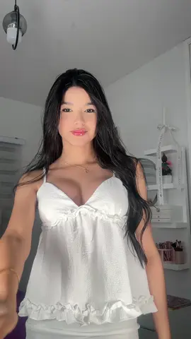 A post by @marymanaresf on TikTok caption: A que hora ven este video? #fyp #soyviral #xybca 