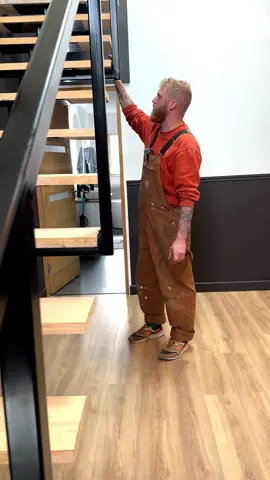 A post by @hugocolasse59 on TikTok caption: Il crée son escalier sur mesure magnifique !