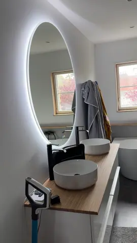 A post by @hugocolasse59 on TikTok caption: Son incroyable salle de bain, il s'est fait plaisir et tout tout seul !