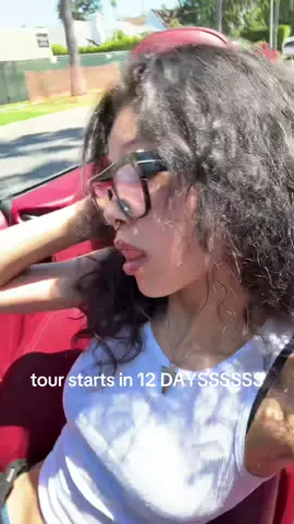 A post by @mollysantana00 on TikTok caption: YAYAYAYAYAYA DENVER UR UP FIRST😏