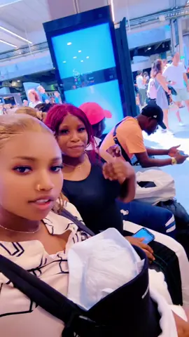 A post by @damesylla863 on TikTok caption: #pourtoiiiiiiiiiiiiiiiii #viral_video #CapCut 
