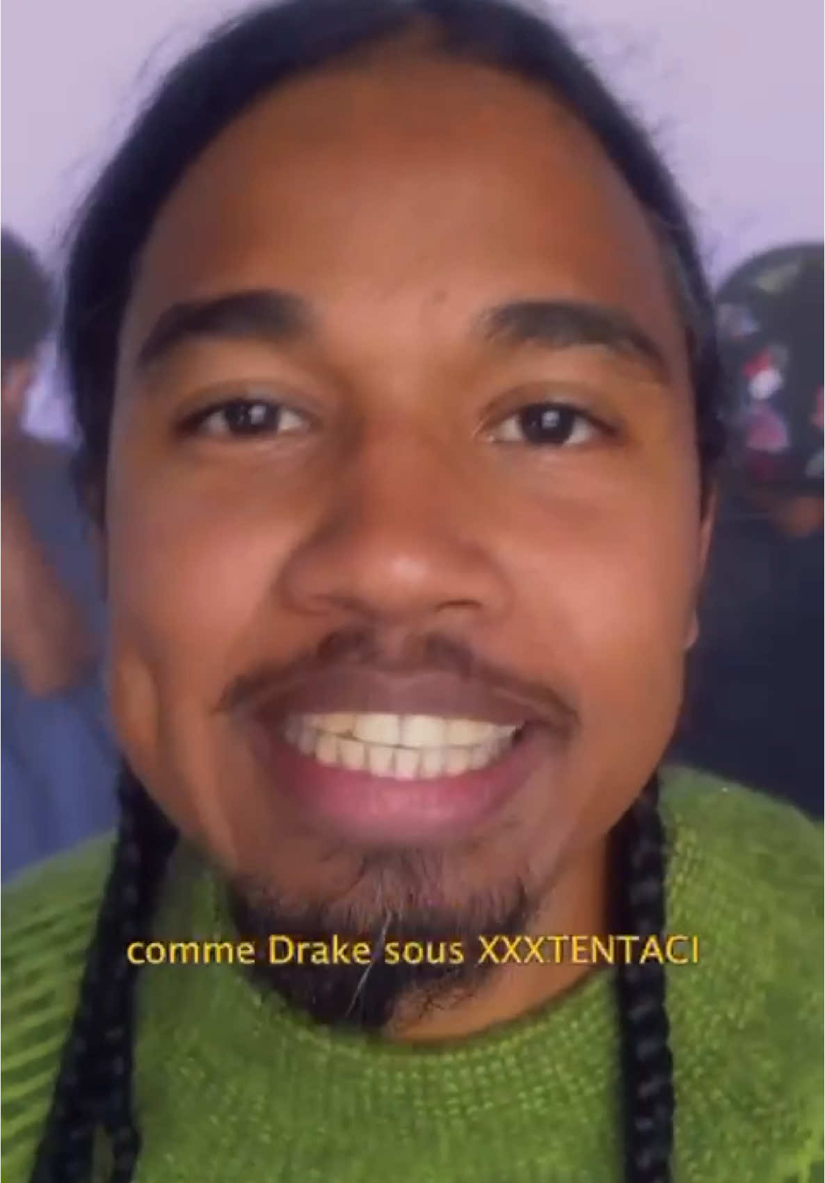 A post by @jyeuhair on TikTok caption: REGARDE LE CIEL 3 #tiktokmusic #NewMusic #Rap #freestyle #freestylerap #jyeuhair 
