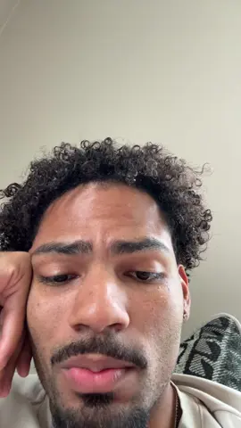A post by @omellfrias on TikTok caption: Un tro de loco