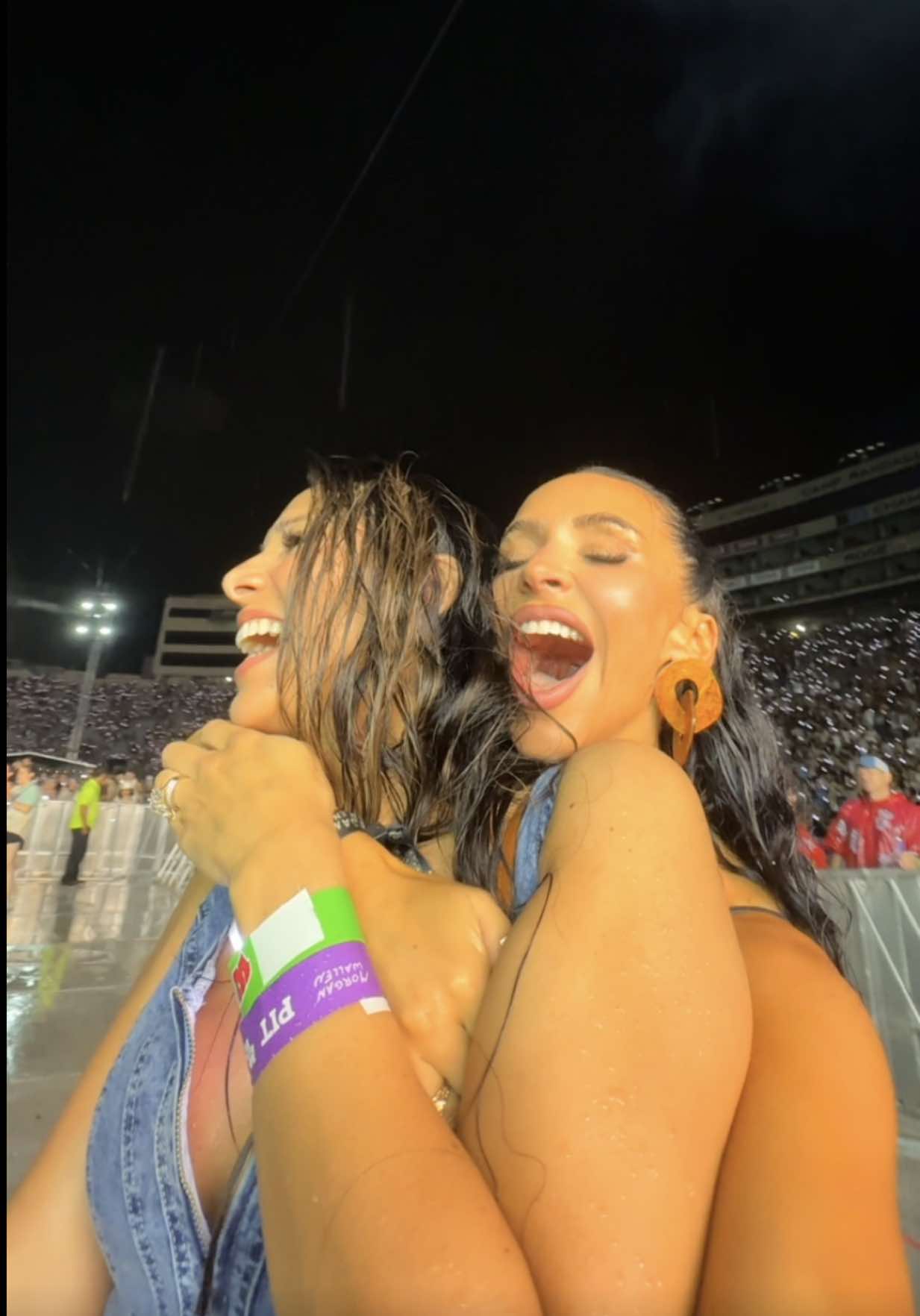 A post by @carlibybel on TikTok caption: Travel with me #Vlog !! Let me know if I should do more of these on here 🥰 #morganwallenconcert #traveltok 