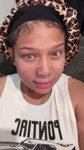 A post by @cajunfootrub on TikTok caption: WTHELLY OMG 