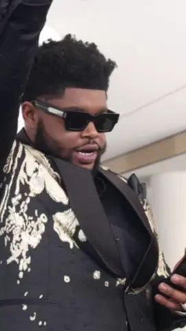 A post by @bossmandlow on TikTok caption: Hea Bae Put Ya Number In My Phone 📲 I’m Turnt Baby It Gon Raining All Night Long 💸 #bossmandlow #floridafyp #floridarapper 