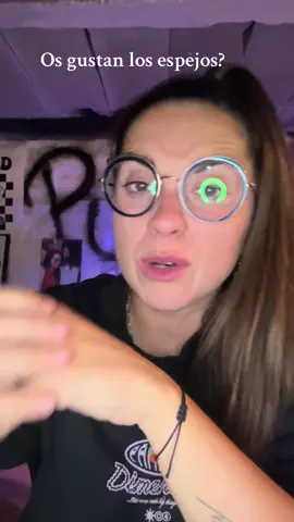 A post by @mirii_correguela10 on TikTok caption: Espejo espejito….#parari #contigo #vi 😼