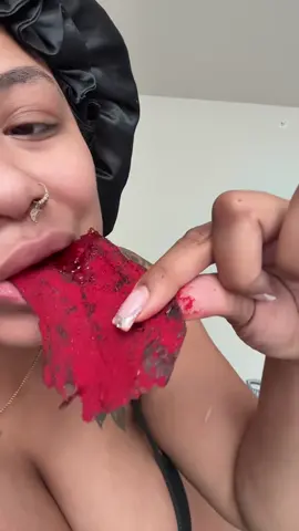 A post by @melaniefoxxx on TikTok caption: #fyp