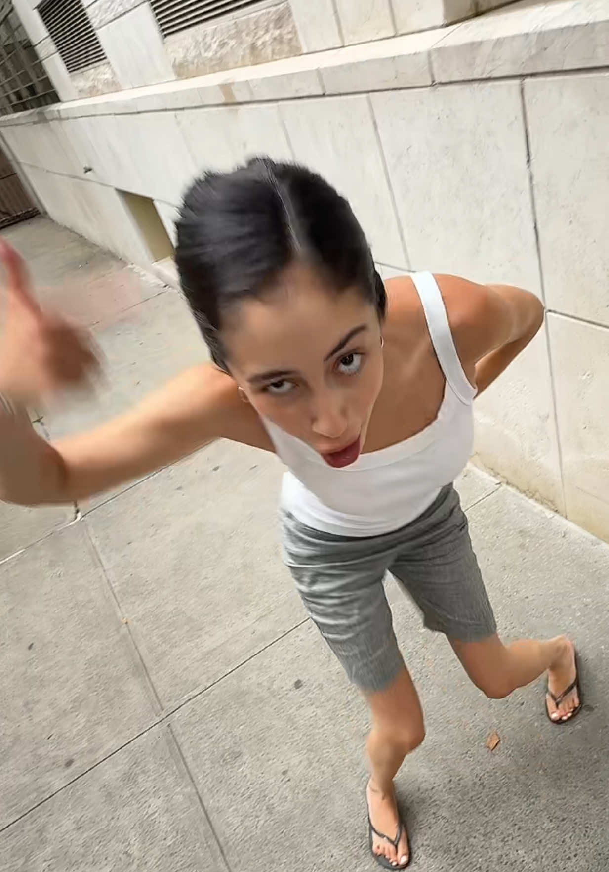A post by @ssoleon on TikTok caption: gangssss all hereee @renatacerda 