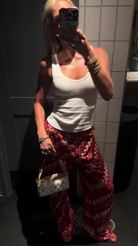 A post by @gertienazaroff on TikTok caption: ootd