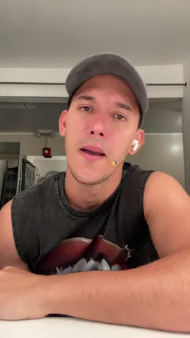 A post by @jeffrybatistaofficial_ on TikTok caption: Eso sucede 😂