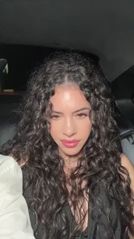 A post by @uzielgonzalezz on TikTok caption: Ayayaaaaaaaaaay 👀👀🫶🏻 @Celeste #fyp #foryoupage #uzielgonzalez #celeste #viral #cali #latortura #shakira 