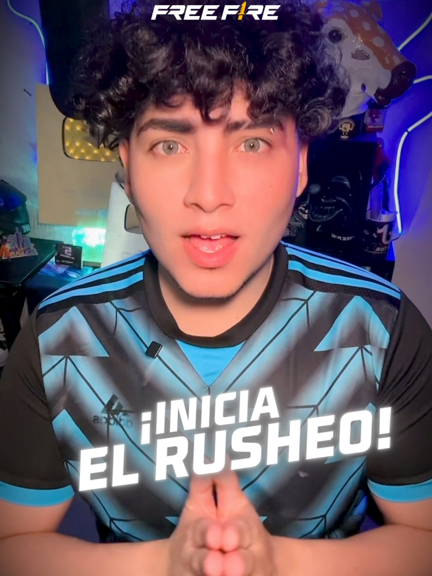 A post by @freefirelatino on TikTok caption: 📢 ¡Ya estuvimos en estos juegos! 🏃‍♂️💨 RUSHEA con @reylomito1 mientras tengas luz verde hasta ser el último sobreviviente en pie. 🚥 ¿Cuáles fueron tus respuestas? ¡Compártelas en los comentarios! #8AniversarioFF #FreeFire #Fyp #GamerEnTikTok
