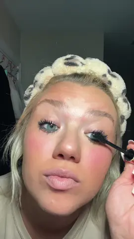 A post by @blondeandabaddie on TikTok caption: GRWME for tiktok live💗