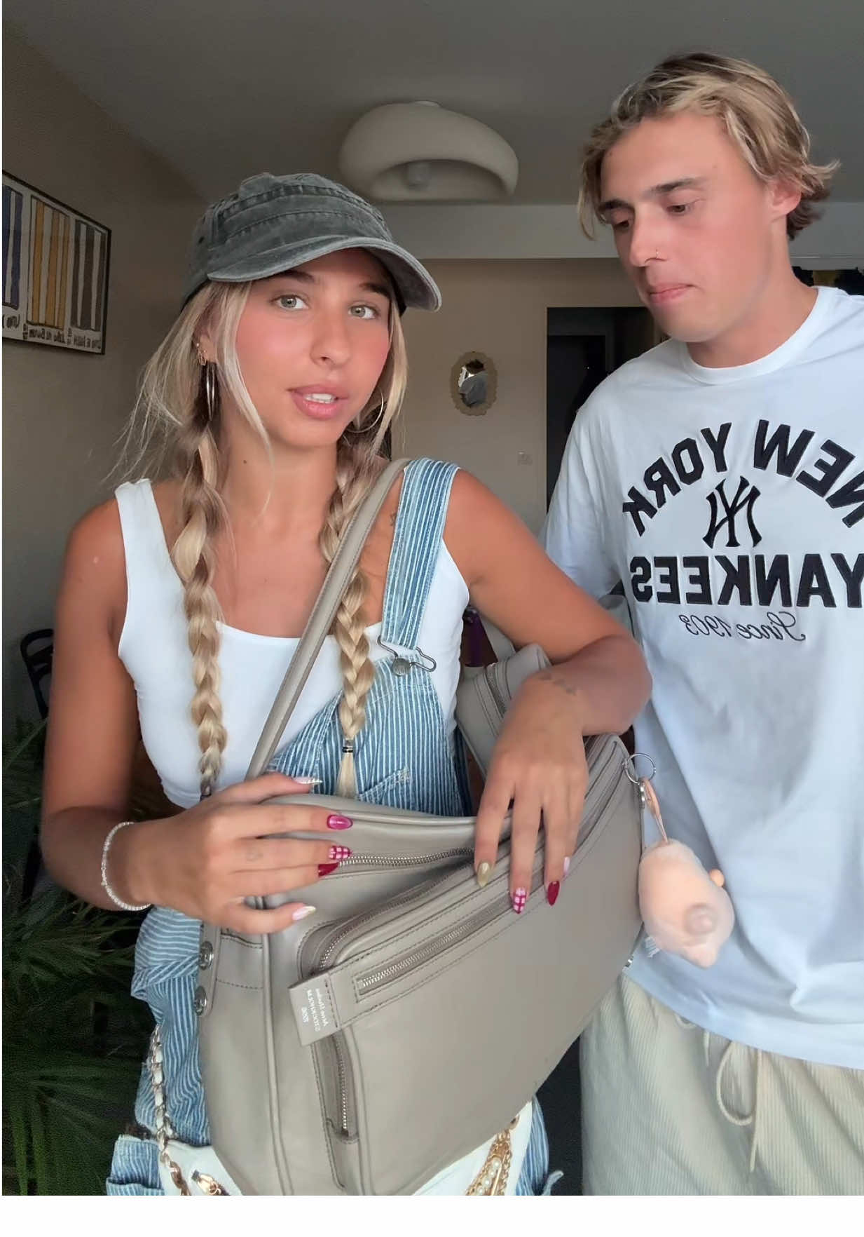 A post by @louisergtt on TikTok caption: Unboxiiiiing 🤍🤍🤍