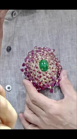 A post by @erikschaix on TikTok caption: À suivre ….. #paris #artisanatdeluxe #jewelry #bijouxdecréateur 