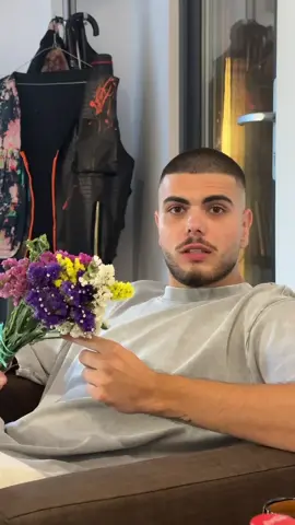 A post by @theorose on TikTok caption: Lectii de viata😂 @Andrei Banuta 