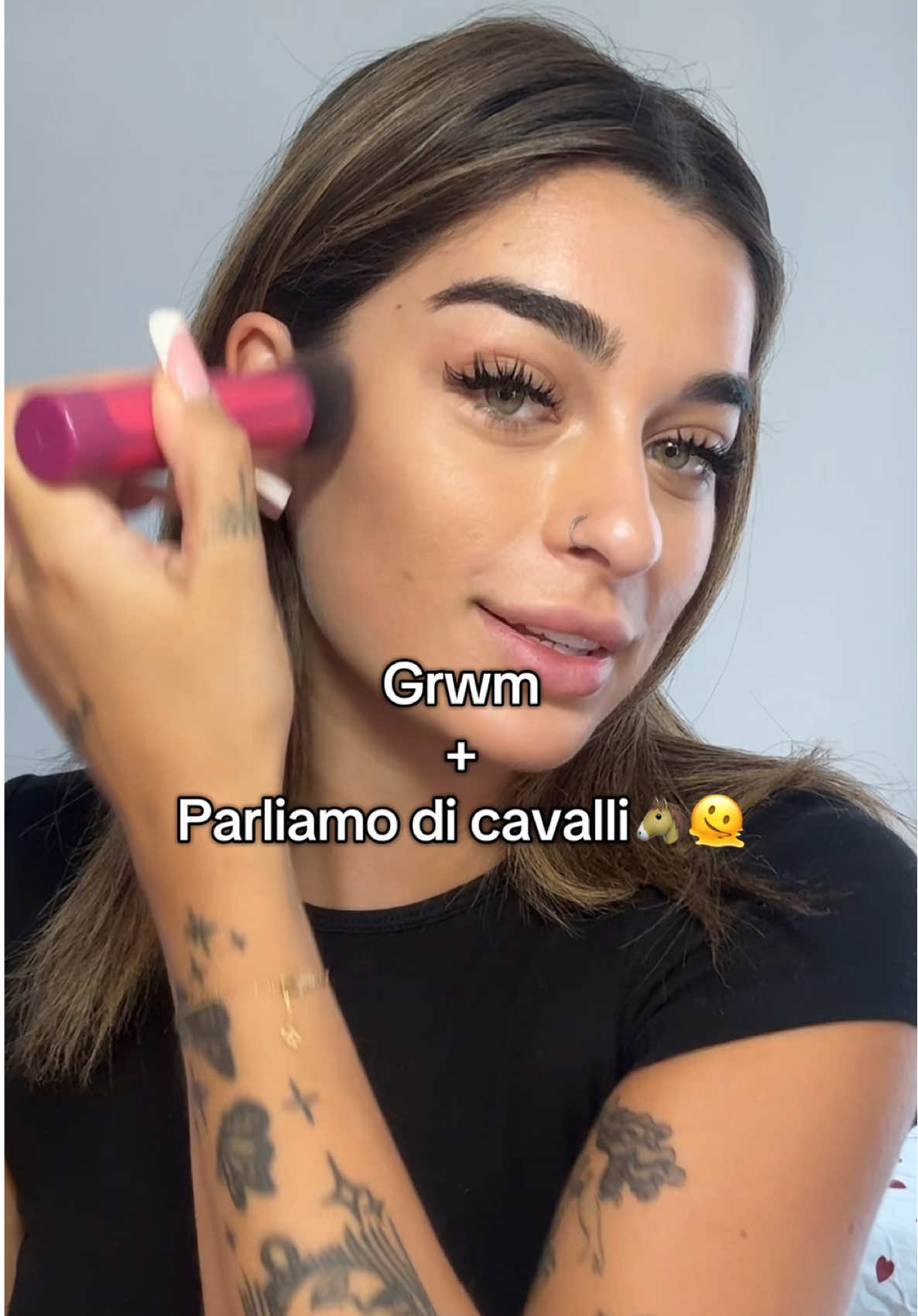 A post by @sofiacrisafulli on TikTok caption: Risposta a @greco valentina il primer colorato di @rimmellondon è la mia nuova ossessione, dopo i cavalli forse🫠😂