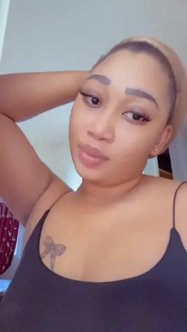 A post by @yasminelasilencieuse0 on TikTok caption: Rester toujours focus sur vos objectifs 😘😘😘❤️