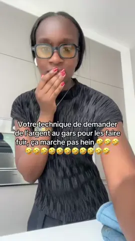 A post by @unmecdu16e on TikTok caption: #collage avec @Binta Skn 
