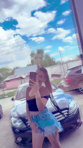 A post by @andreea__florescu__0 on TikTok caption: #fyp 