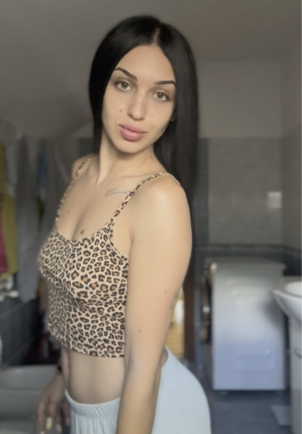 A post by @manutzuu_ on TikTok caption: COD: MANU20 -> https://redist-redone.ro/search?type=product&q=Luna până pe 14 Iulie! ❤️ @Redist Redone Romania #fyp 
