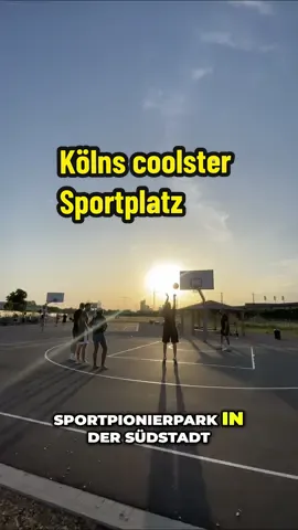 A post by @mitvergnuegenkoeln on TikTok caption: Sport-Mäuse aufgepasst! 💪 In der Südstadt könnt ihr kostenlos Padel spielen oder euch Tischtennis, Basketball & Co. und das sogar mit Gratis-Equipment vor Ort. Lieben wir! 🤩 Einen Slot für die Sportgeräte könnt ihr euch mit der App von Sportboxofficial buchen. Wo in Köln treibt ihr am liebsten Sport? 📍 Bonner Straße, 50968 Köln . . #köln #cologne #sportpionierpark #sportköln